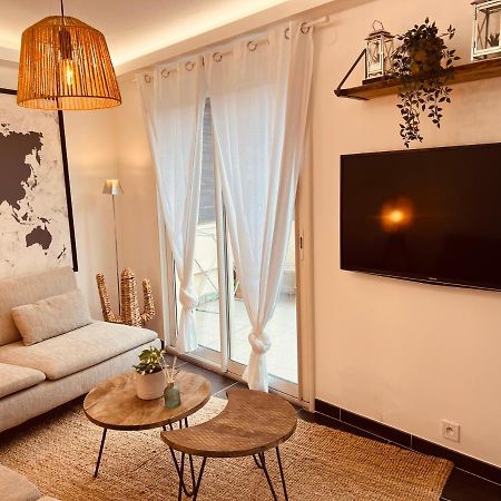 Maison de Village Ecusson: Spacious City Center Retreat with Terrace Nimes Exterior photo