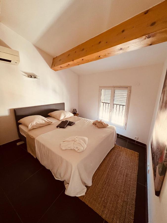 Maison de Village Ecusson: Spacious City Center Retreat with Terrace Nimes Exterior photo